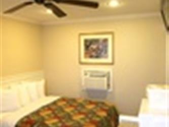 Coronado Island Inn